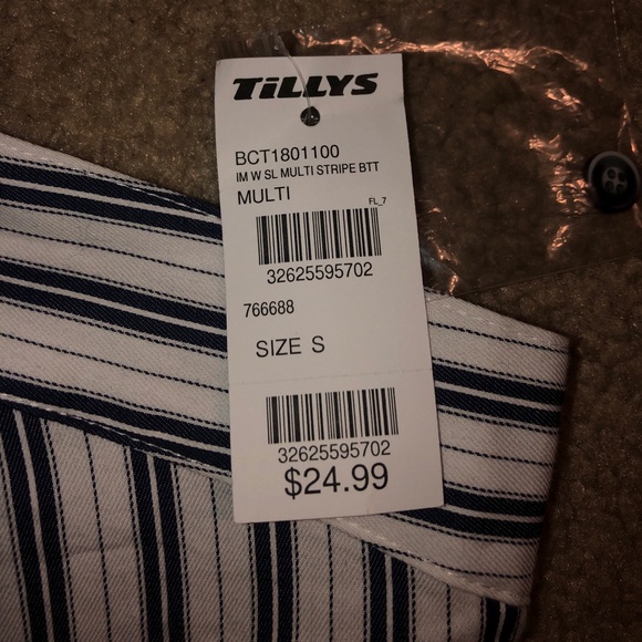 Blue and white striped crop top button up - Picture 3 of 3